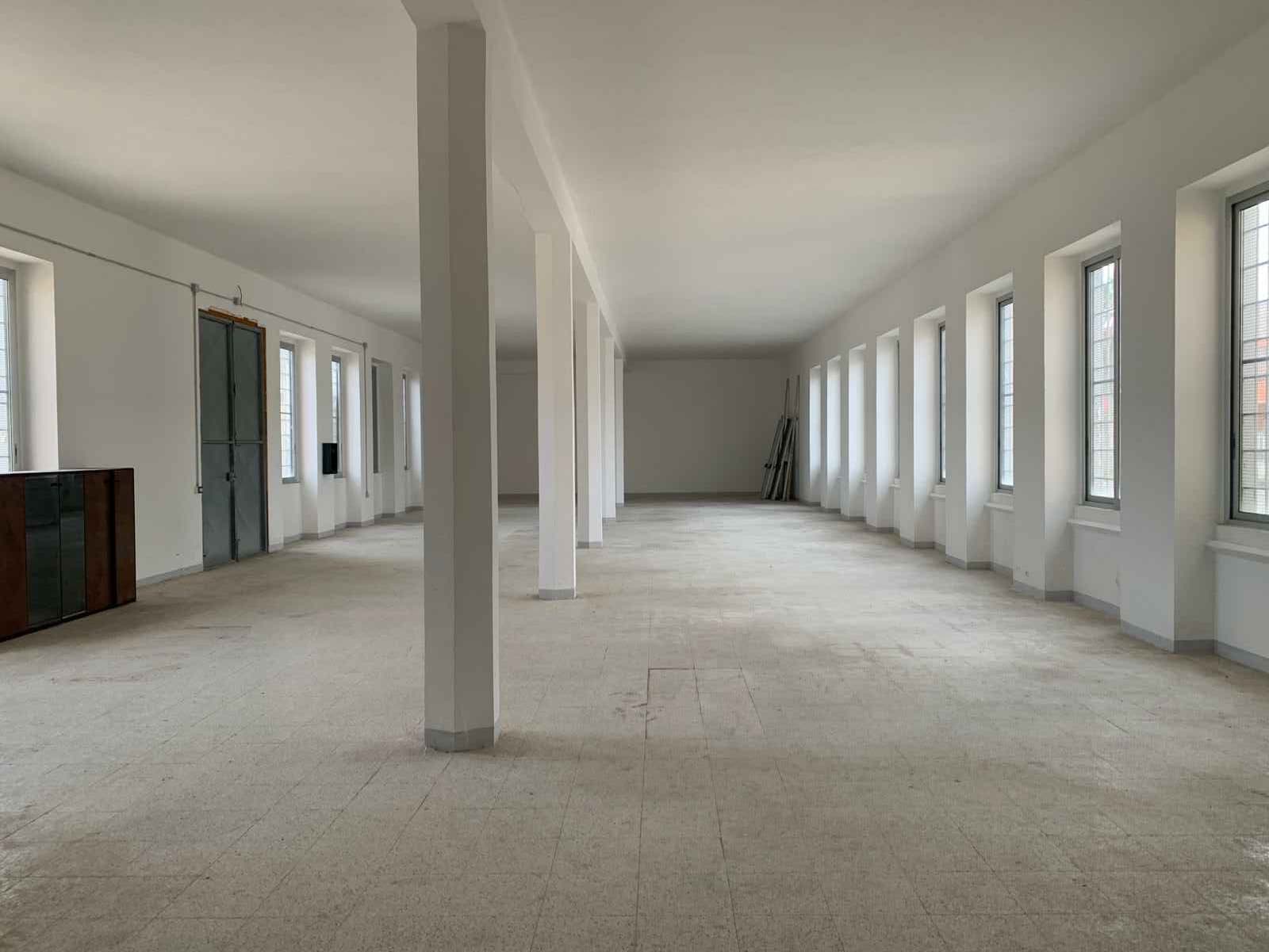 Stato di fatto: interno svuotato, navata bianca con pilastri e finestrature